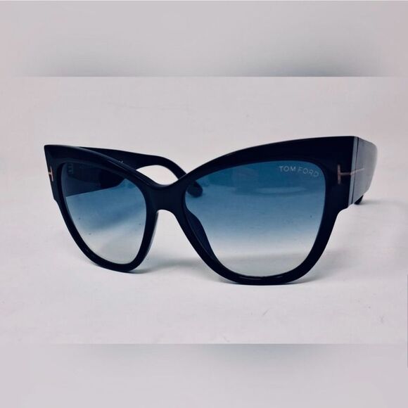 ♥️ TOM FORD EYEWEAR ANOUSHKA CAT EYE
SUNGLASSES - Picture 9 of 16